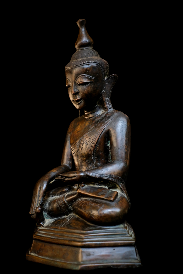 Extremely Rare 18C Bronze Burmese Shan Buddha # DW092